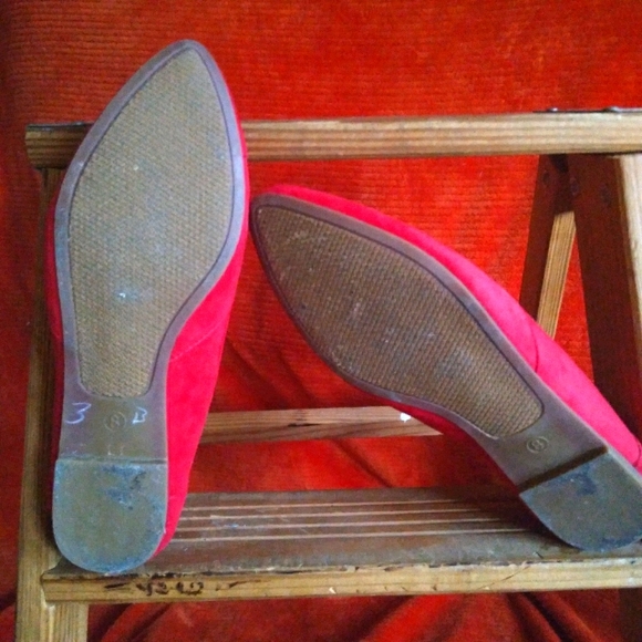 Red Flats - Picture 4 of 6